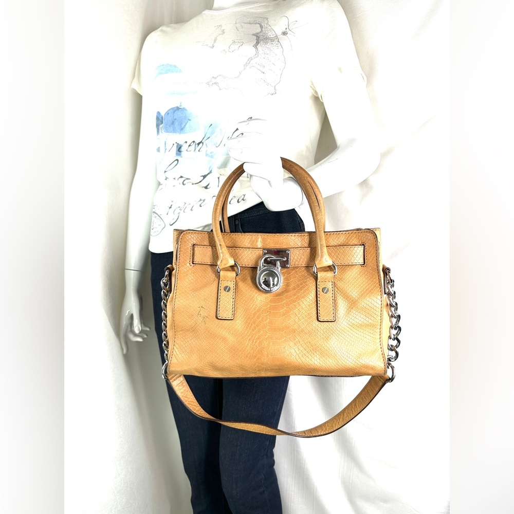 Michael Kors Tan Snakeskin Embossed Leather Shoulder Bag Brass Lock Chain Strap - Picture 3 of 11